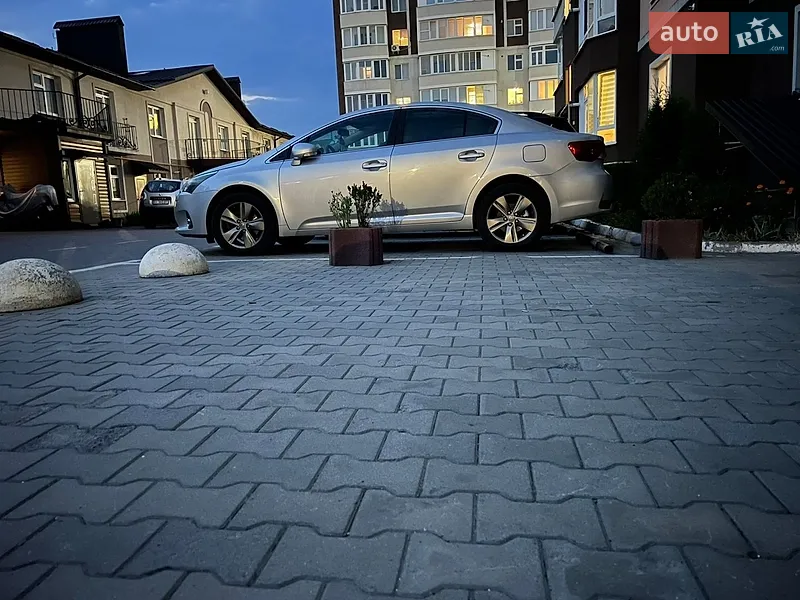 Toyota Avensis 2014