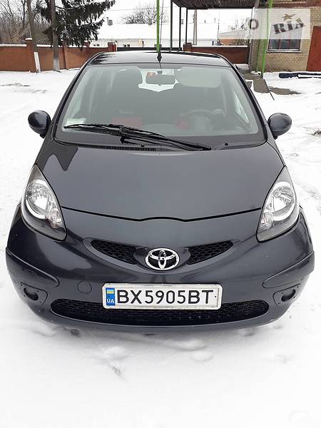 Хэтчбек Toyota Aygo 2008 в Шепетовке