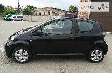 Купе Toyota Aygo 2012 в Луцке