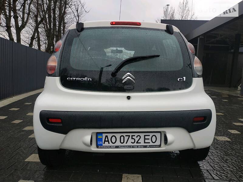 Хетчбек Toyota Aygo 2012 в Ужгороді