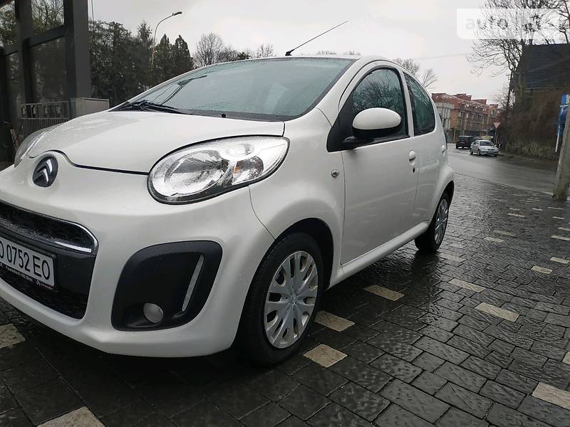 Хетчбек Toyota Aygo 2012 в Ужгороді