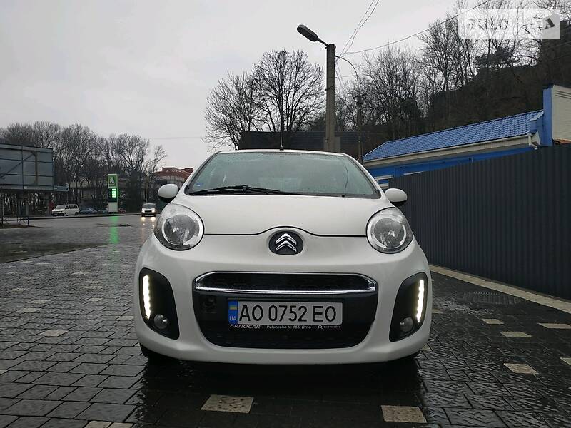 Хетчбек Toyota Aygo 2012 в Ужгороді