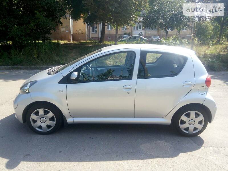 Хэтчбек Toyota Aygo 2008 в Житомире