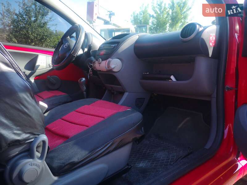 Хетчбек Toyota Aygo 2006 в Вінниці