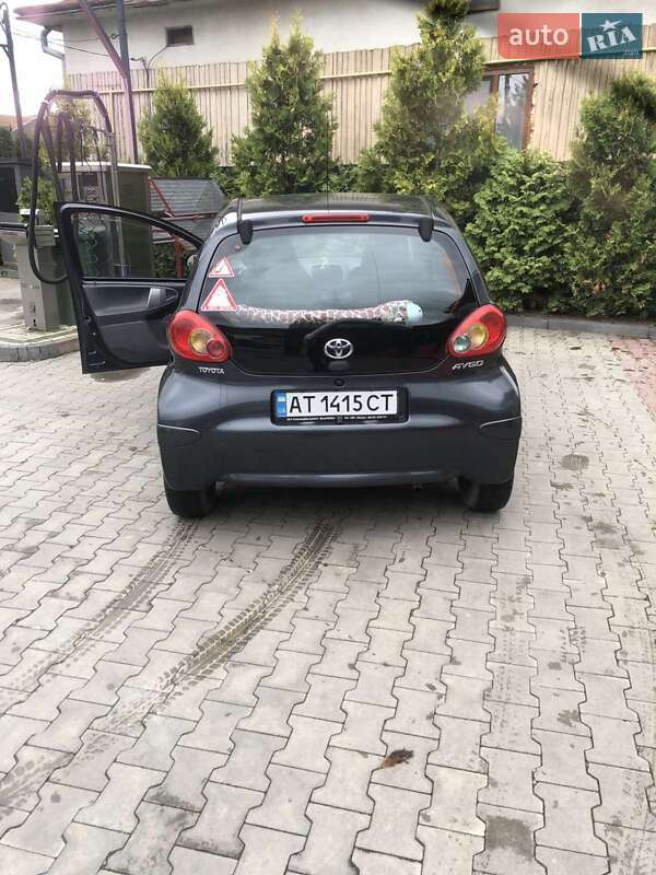 Хэтчбек Toyota Aygo 2006 в Болехове