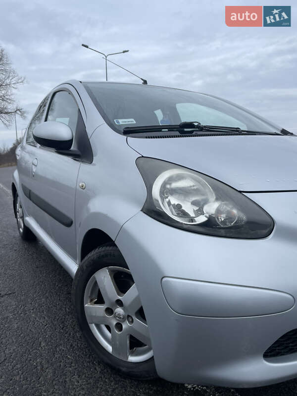 Хетчбек Toyota Aygo 2006 в Володимирі