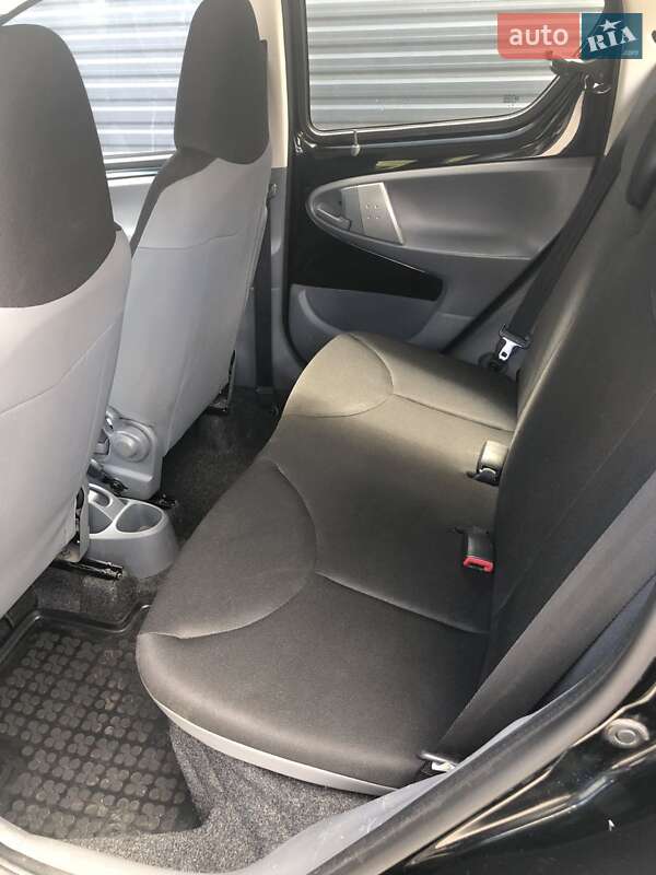 Хетчбек Toyota Aygo 2011 в Івано-Франківську