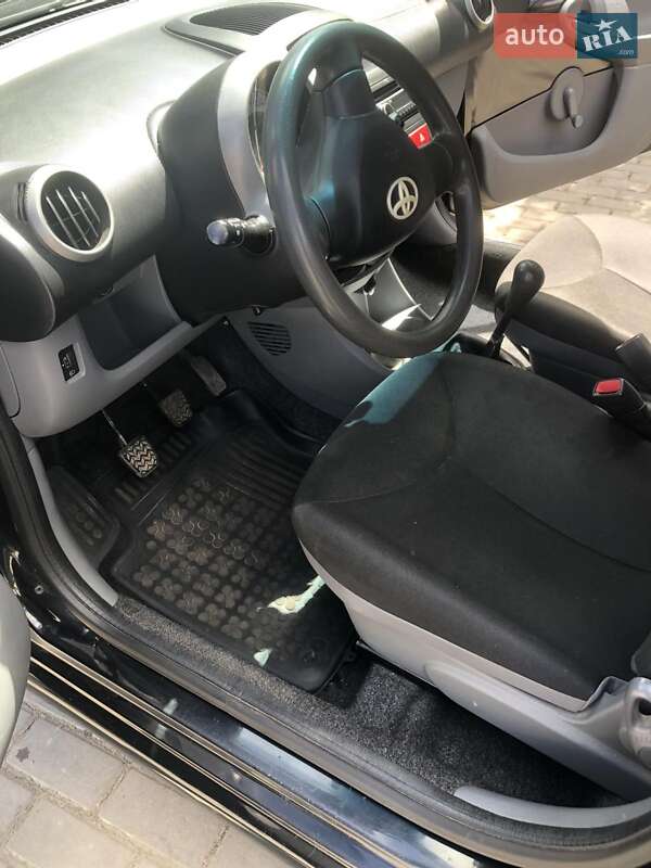 Хетчбек Toyota Aygo 2011 в Івано-Франківську