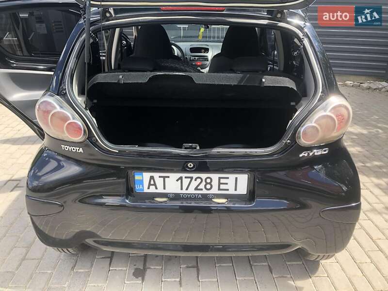 Хетчбек Toyota Aygo 2011 в Івано-Франківську