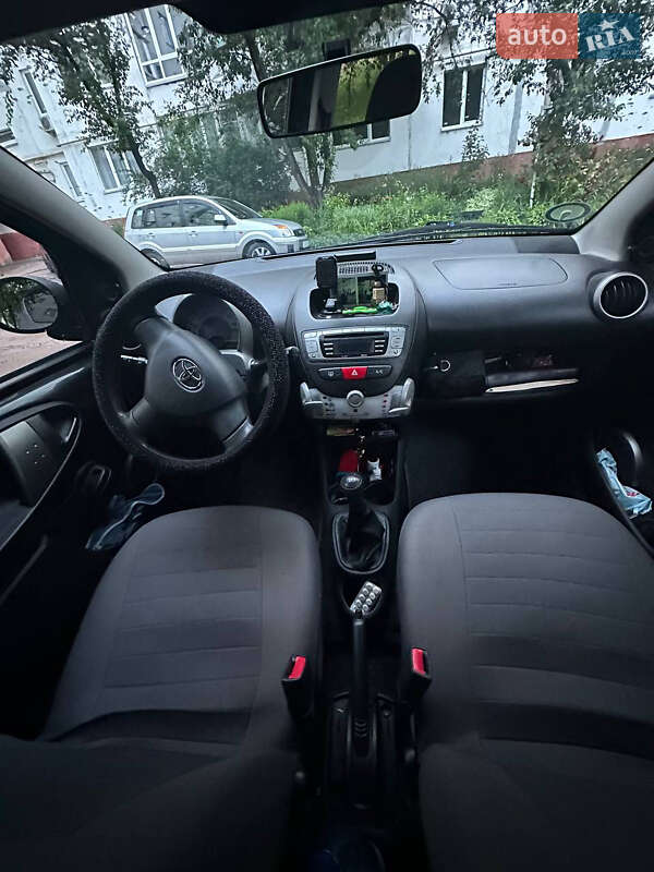 Хетчбек Toyota Aygo 2014 в Чернігові