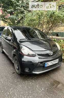 Хетчбек Toyota Aygo 2012 в Городку