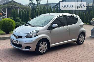 Хэтчбек Toyota Aygo 2011 в Стрые