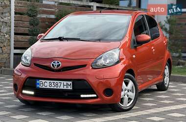 Хетчбек Toyota Aygo 2012 в Буську