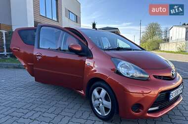 Хетчбек Toyota Aygo 2012 в Буську