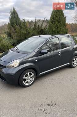 Хетчбек Toyota Aygo 2005 в Новомосковську