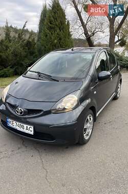 Хетчбек Toyota Aygo 2005 в Новомосковську