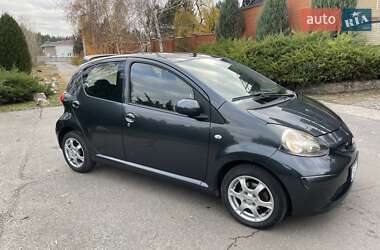 Хетчбек Toyota Aygo 2005 в Новомосковську