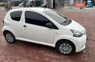 Хетчбек Toyota Aygo 2012 в Сарнах