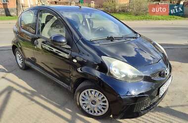 Хэтчбек Toyota Aygo 2007 в 