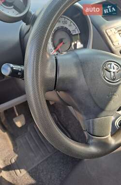 Хэтчбек Toyota Aygo 2008 в 