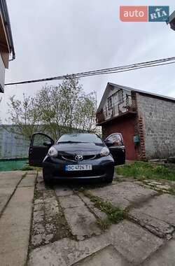Хэтчбек Toyota Aygo 2006 в 