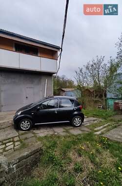 Хэтчбек Toyota Aygo 2006 в 