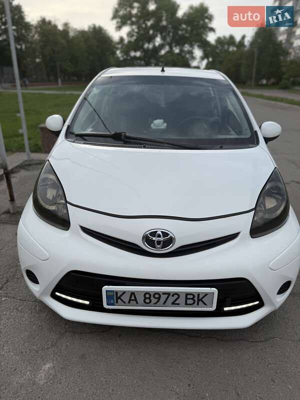 Хэтчбек Toyota Aygo 2013 в Прилуках