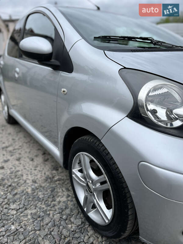 Хетчбек Toyota Aygo 2011 в Луцьку