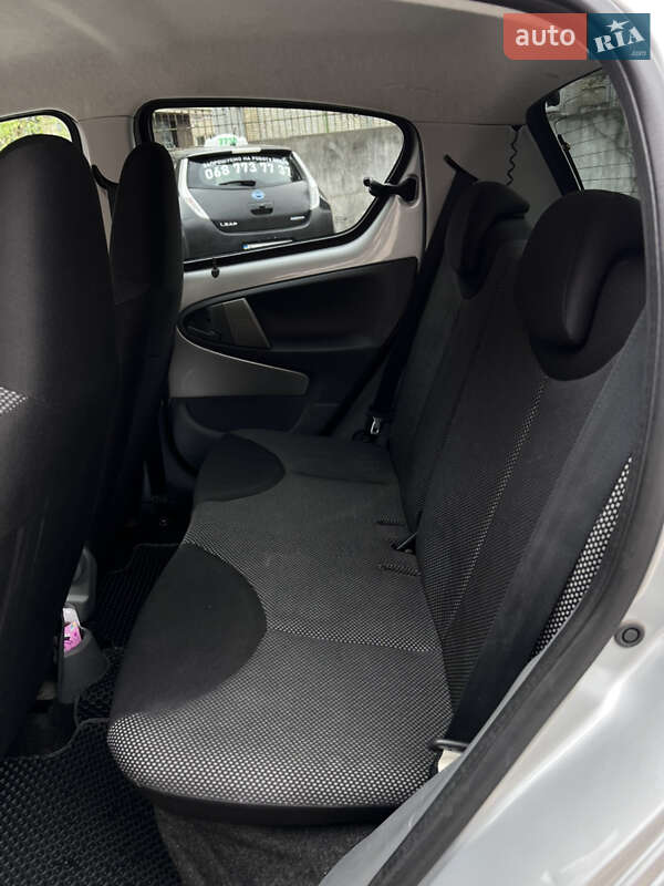 Хетчбек Toyota Aygo 2011 в Луцьку