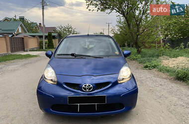 Хэтчбек Toyota Aygo 2007 в 