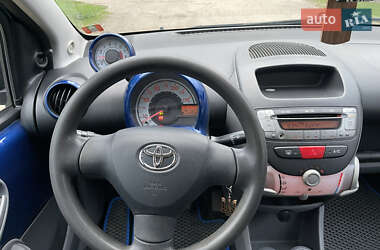 Хэтчбек Toyota Aygo 2007 в 