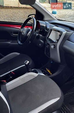 Хэтчбек Toyota Aygo 2016 в 