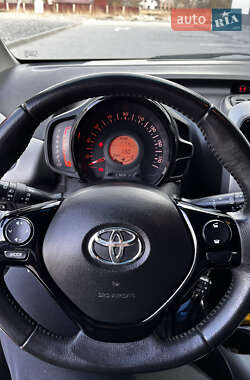 Хэтчбек Toyota Aygo 2016 в 