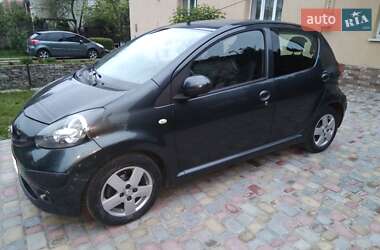 Хэтчбек Toyota Aygo 2006 в Ровно
