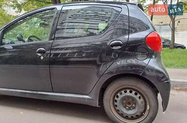 Хэтчбек Toyota Aygo 2008 в 