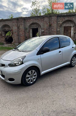 Хэтчбек Toyota Aygo 2010 в Бродах