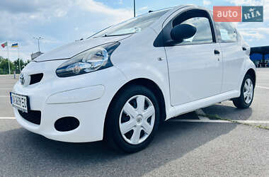 Хетчбек Toyota Aygo 2009 в 