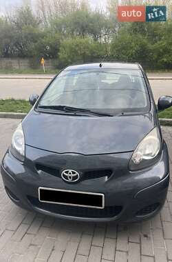 Хэтчбек Toyota Aygo 2009 в 