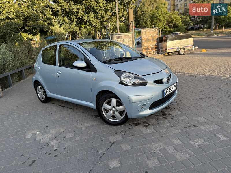 Хэтчбек Toyota Aygo 2005 в Днепре