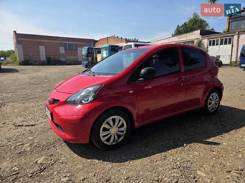 Хэтчбек Toyota Aygo 2007 в Черновцах
