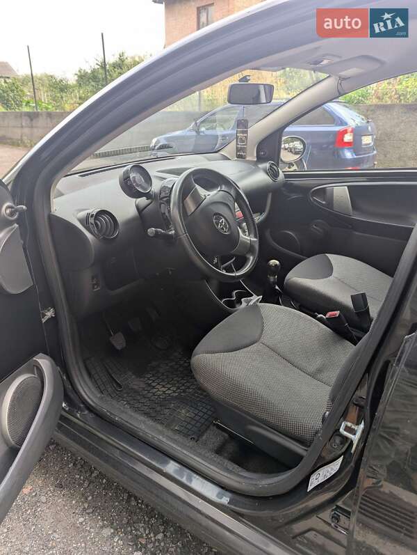 Хетчбек Toyota Aygo 2013 в Львові