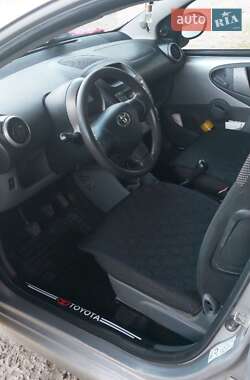 Хетчбек Toyota Aygo 2010 в 