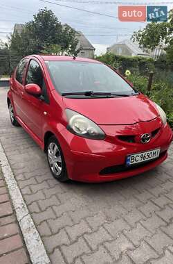 Хетчбек Toyota Aygo 2006 в Золочеві