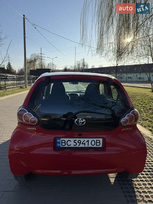 Хэтчбек Toyota Aygo 2012 в Львове