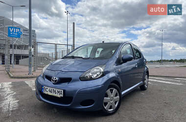 Хетчбек Toyota Aygo 2010 в Львові