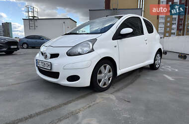 Хэтчбек Toyota Aygo 2011 в Киеве
