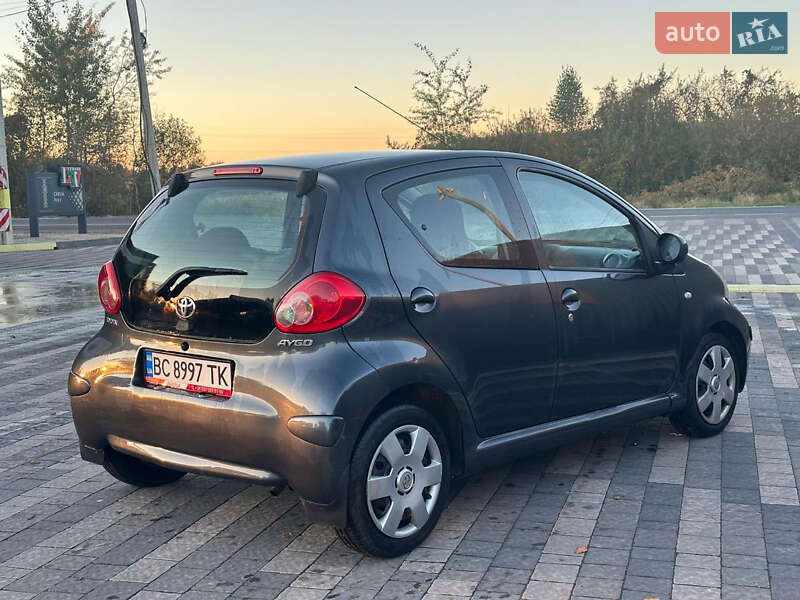 Хетчбек Toyota Aygo 2005 в Львові