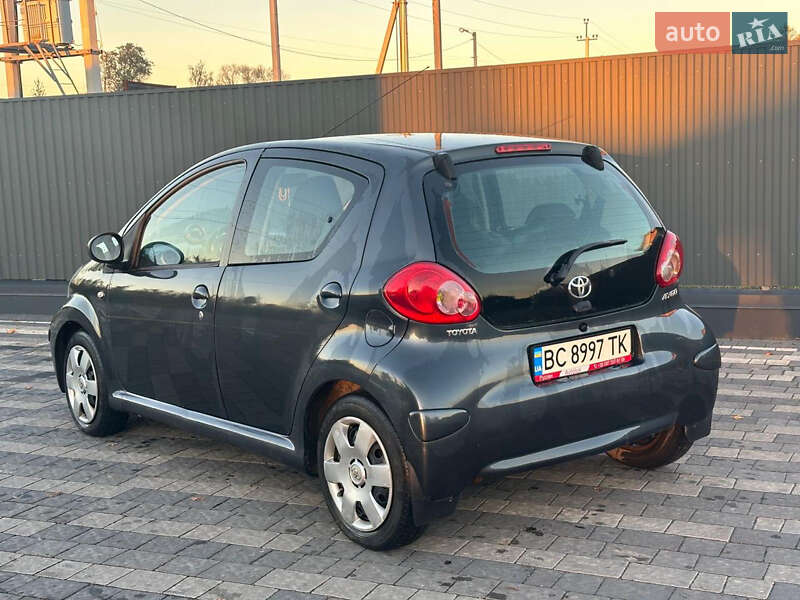 Хетчбек Toyota Aygo 2005 в Львові