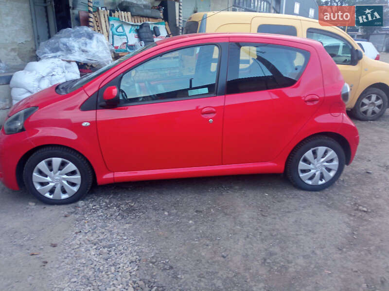 Хэтчбек Toyota Aygo 2013 в Ивано-Франковске фото 8 Хэтчбек Toyota Aygo 2013 в Ивано-Франковске