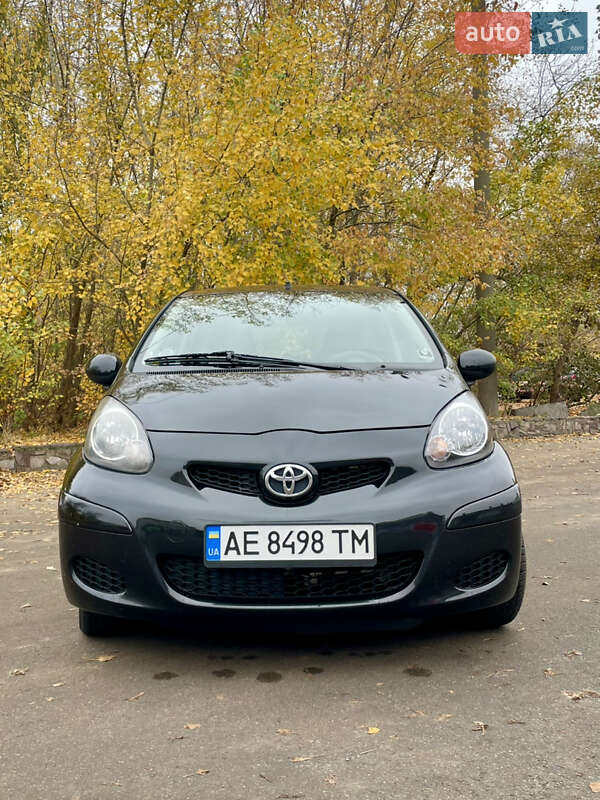 Хэтчбек Toyota Aygo 2012 в Днепре